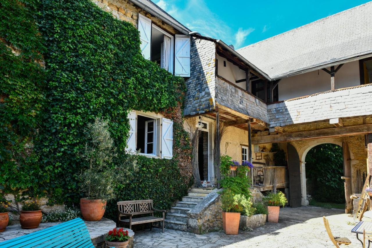 La Ferme Dague Bed & Breakfast Lasseube Exterior photo