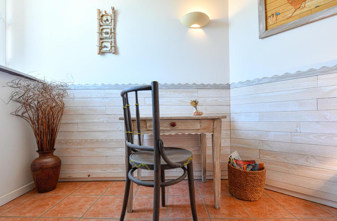 La Ferme Dague Bed & Breakfast Lasseube Exterior photo